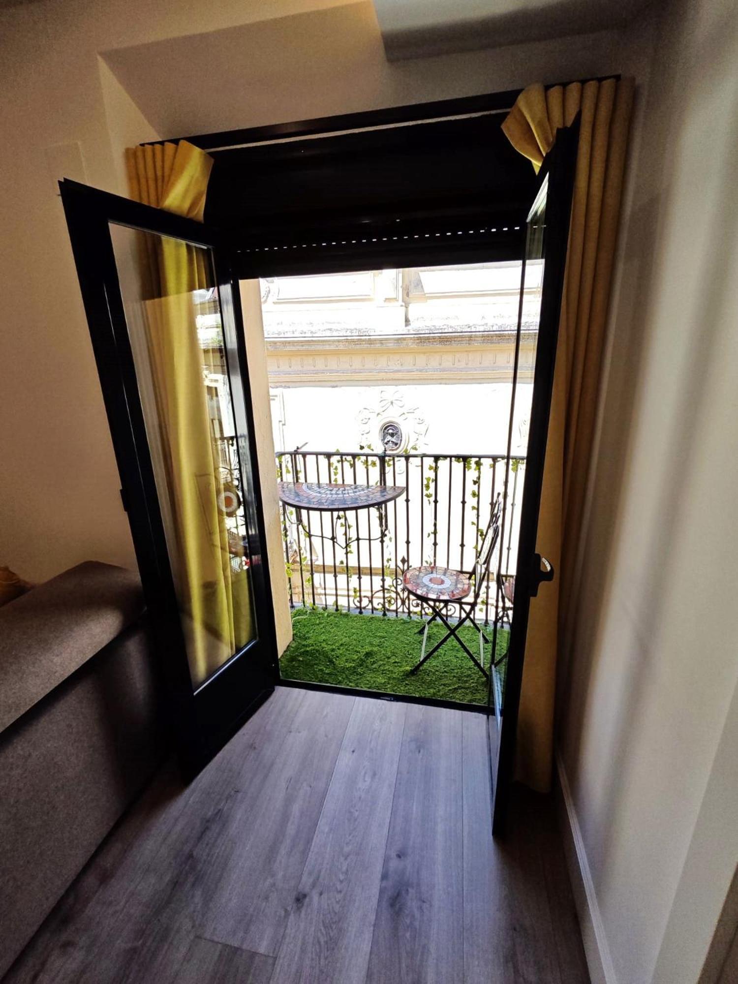 La Parada Del Rey - Luxury Suites ปลาเซนเซีย ภายนอก รูปภาพ
