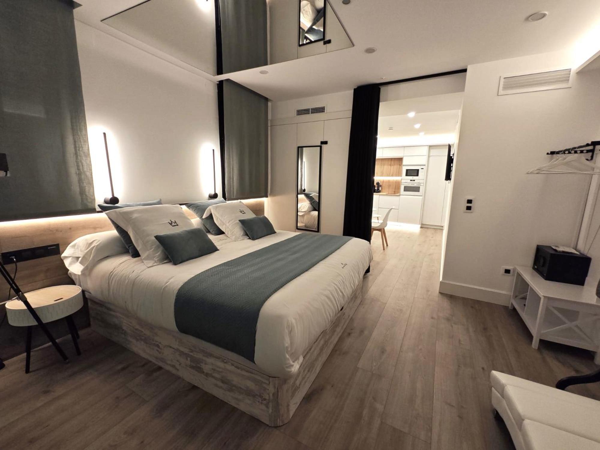 La Parada Del Rey - Luxury Suites ปลาเซนเซีย ภายนอก รูปภาพ