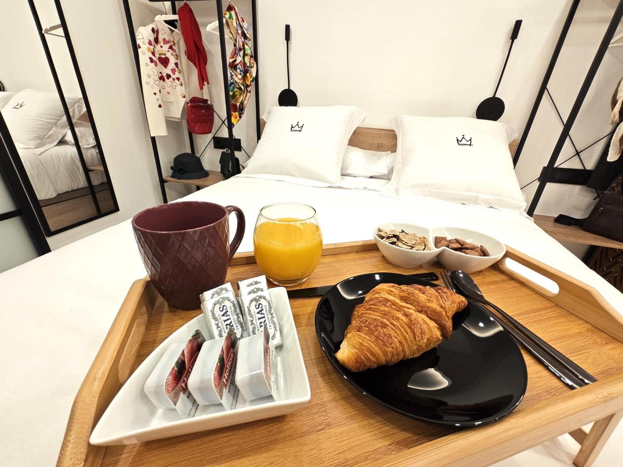 La Parada Del Rey - Luxury Suites ปลาเซนเซีย ภายนอก รูปภาพ