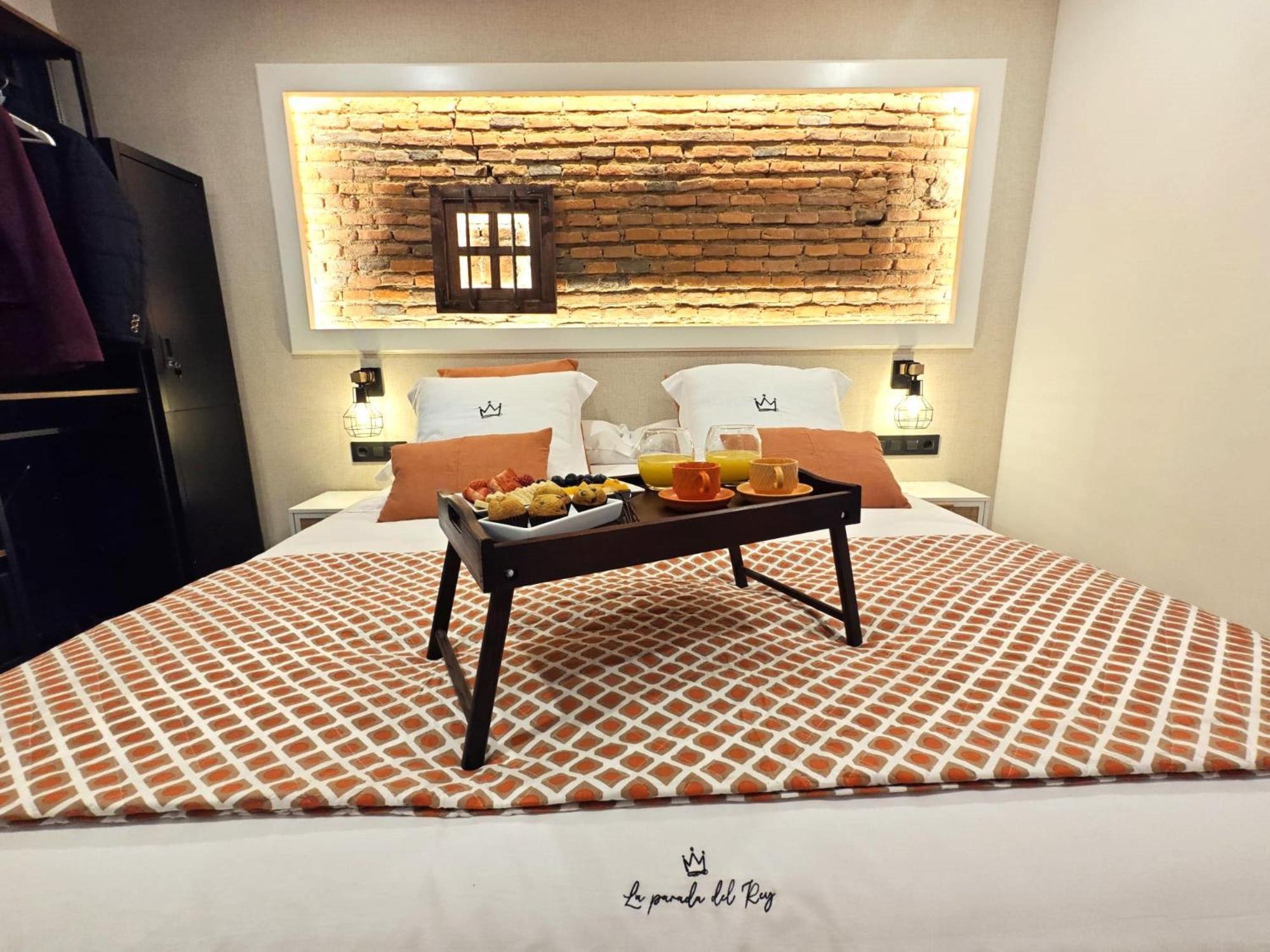 La Parada Del Rey - Luxury Suites ปลาเซนเซีย ภายนอก รูปภาพ